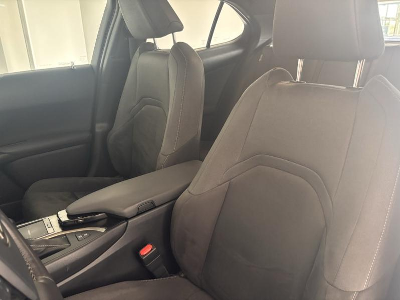 Photo 18 de l’annonce de LEXUS UX d’occasion à vendre à MONTFAVET