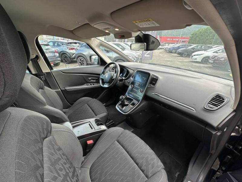 Photo 8 de l’annonce de RENAULT Grand Scenic d’occasion à vendre à CHAMBERY