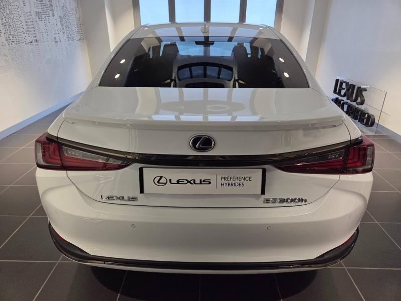 Photo 15 de l’annonce de LEXUS ES d’occasion à vendre à AUBIÈRE