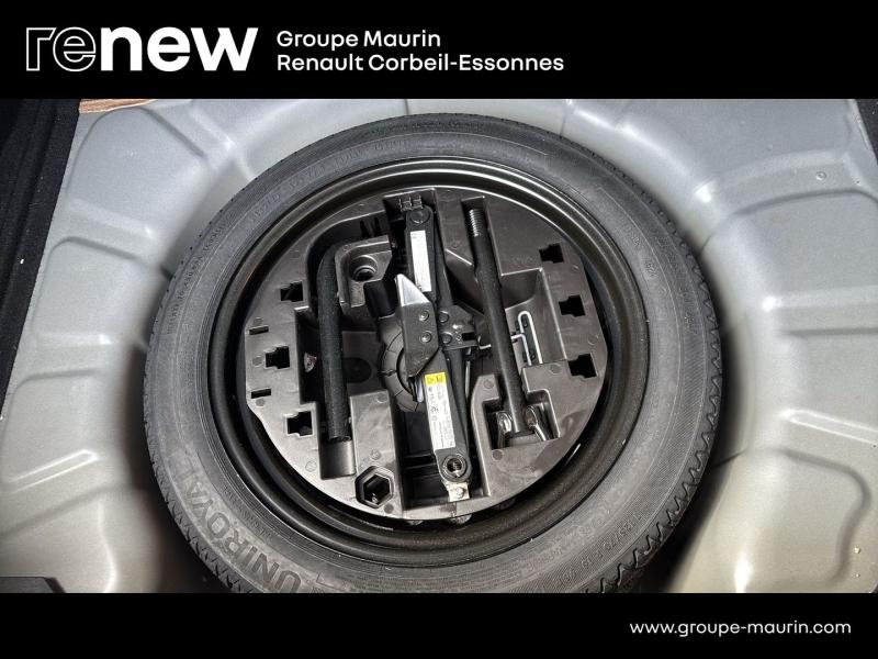 Photo 16 de l’annonce de RENAULT Clio d’occasion à vendre à CORBEIL-ESSONNES