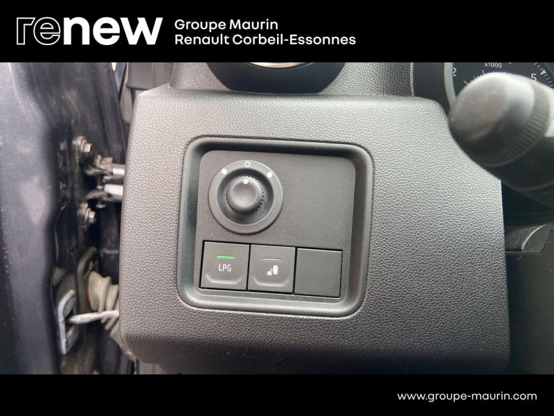 Photo 11 de l’annonce de DACIA Duster d’occasion à vendre à CORBEIL-ESSONNES
