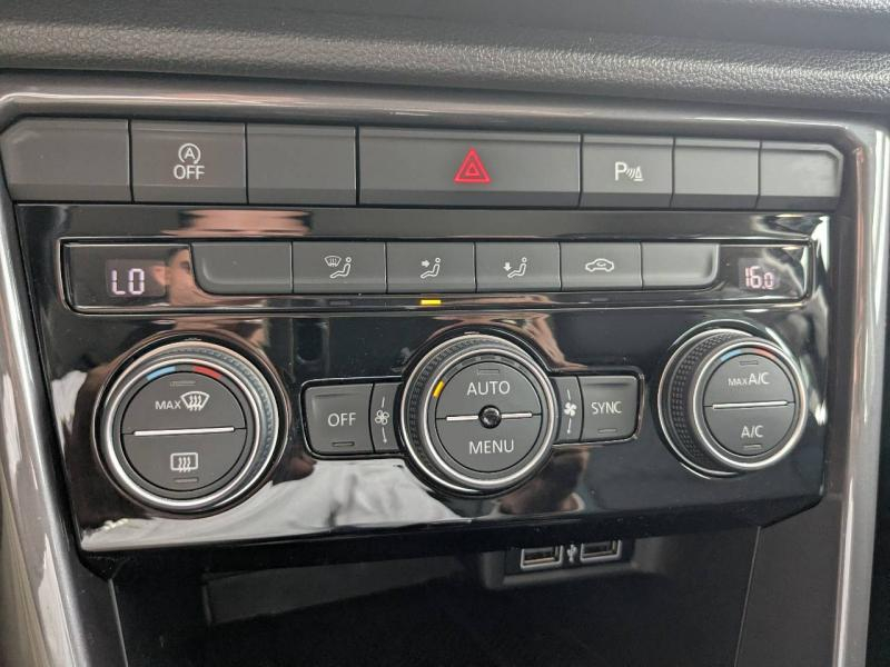 Photo 15 de l’annonce de VOLKSWAGEN T-Roc d’occasion à vendre à PAYS DE GEX