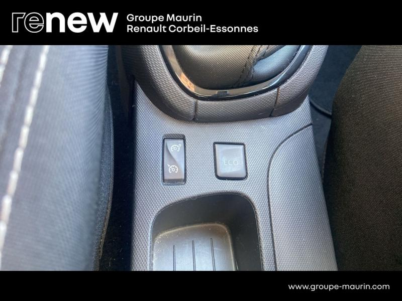 Photo 19 de l’annonce de RENAULT Clio d’occasion à vendre à CORBEIL-ESSONNES