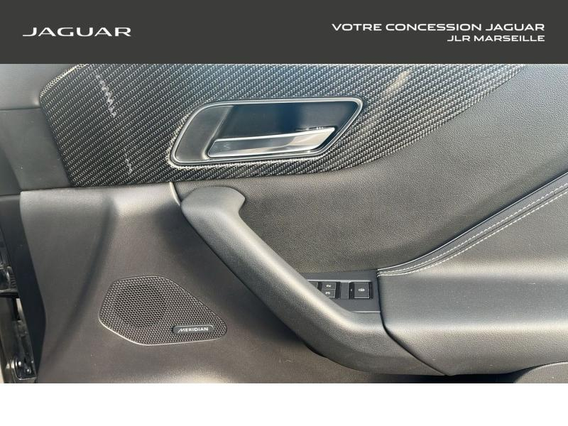 Photo 16 de l’annonce de JAGUAR F-Pace d’occasion à vendre à MARSEILLE