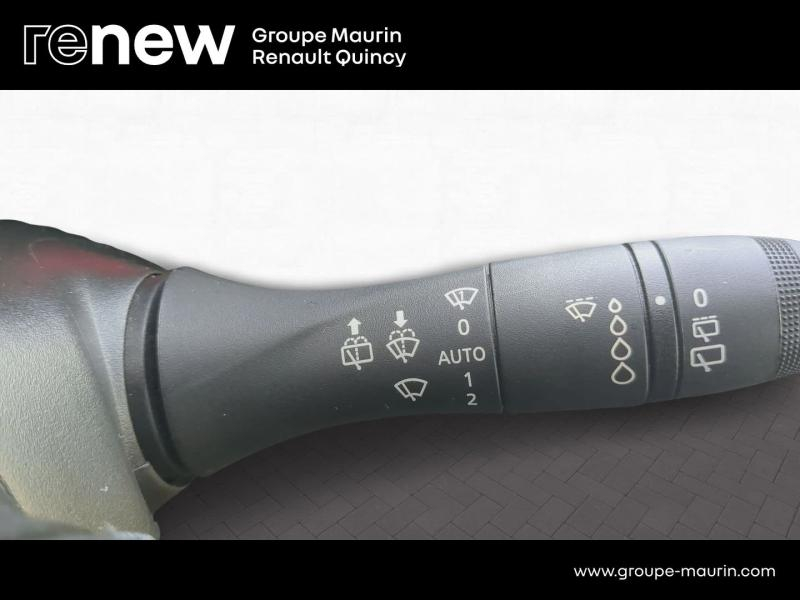 Photo 17 de l’annonce de RENAULT Clio d’occasion à vendre à QUINCY-SOUS-SÉNART