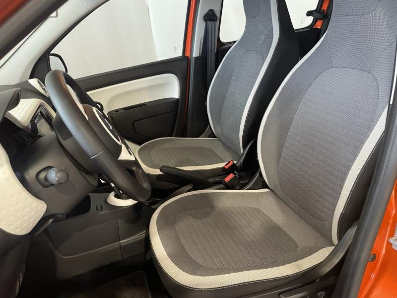 Photo 8 de l’annonce de RENAULT Twingo d’occasion à vendre à CHENNEVIÈRES-SUR-MARNE