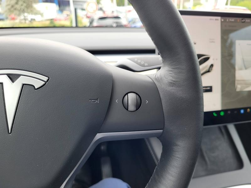 Photo 14 de l’annonce de TESLA Model Y d’occasion à vendre à ANNECY