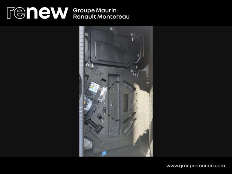 Photo 14 de l’annonce de RENAULT Clio d’occasion à vendre à VARENNES SUR SEINE