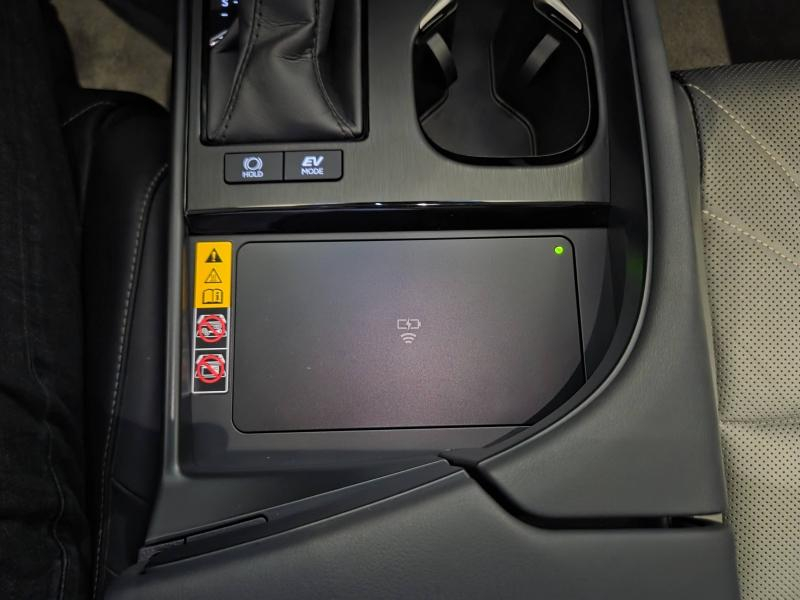 Photo 11 de l’annonce de LEXUS ES d’occasion à vendre à AUBIÈRE