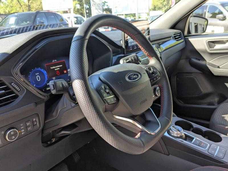 group.seo.links.detann.title Photo 11 de l’annonce de FORD Kuga d’occasion à vendre à AIX-EN-PROVENCE