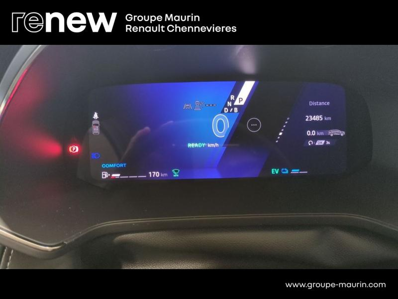 Photo 9 de l’annonce de RENAULT  d’occasion à vendre à CHENNEVIÈRES-SUR-MARNE