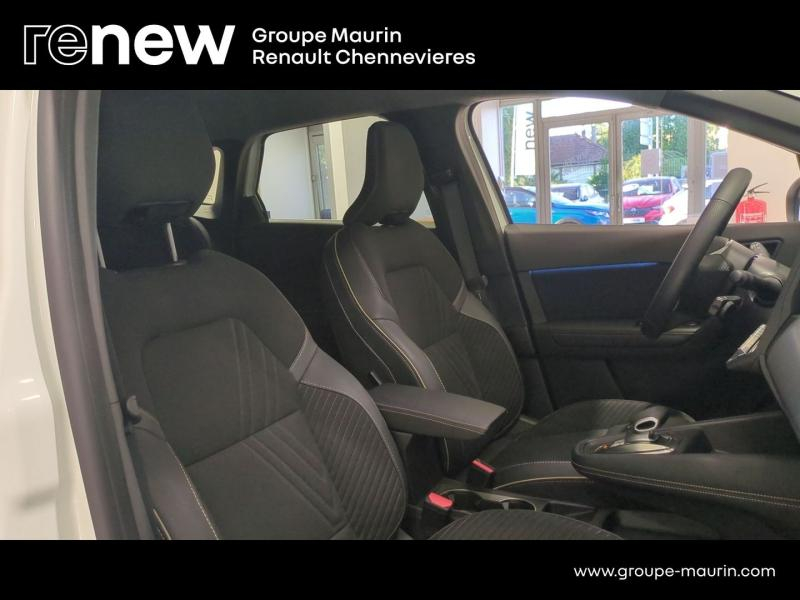 Photo 17 de l’annonce de RENAULT  d’occasion à vendre à CHENNEVIÈRES-SUR-MARNE