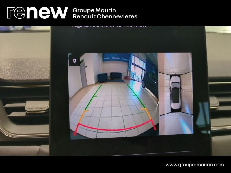 Photo 18 de l’annonce de RENAULT  d’occasion à vendre à CHENNEVIÈRES-SUR-MARNE
