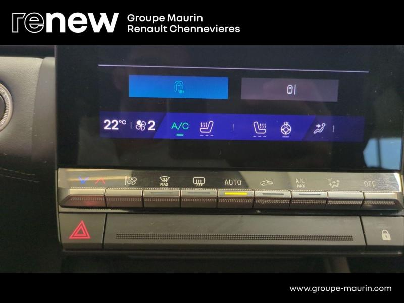 Photo 19 de l’annonce de RENAULT  d’occasion à vendre à CHENNEVIÈRES-SUR-MARNE