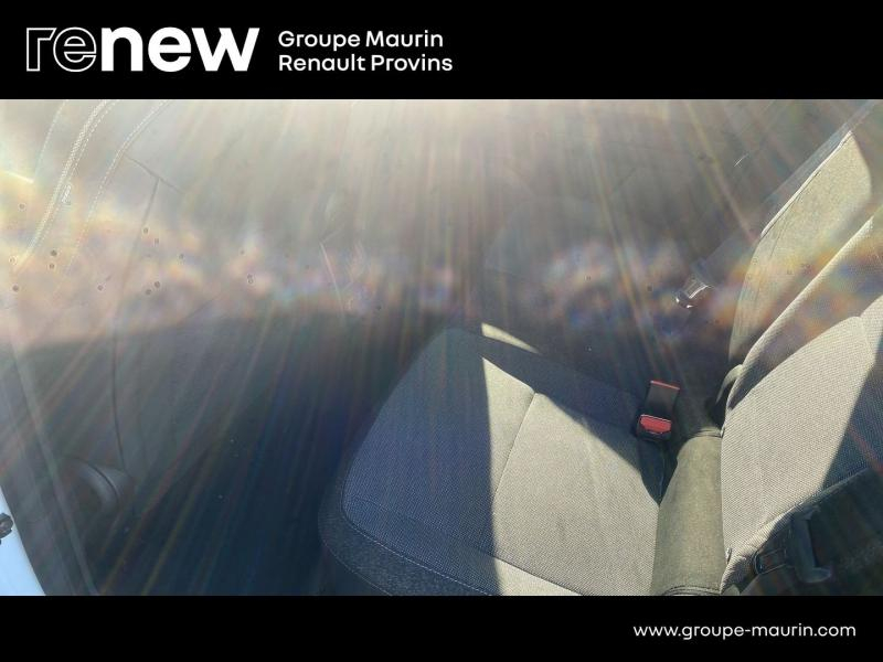 Photo 11 de l’annonce de RENAULT  d’occasion à vendre à PROVINS