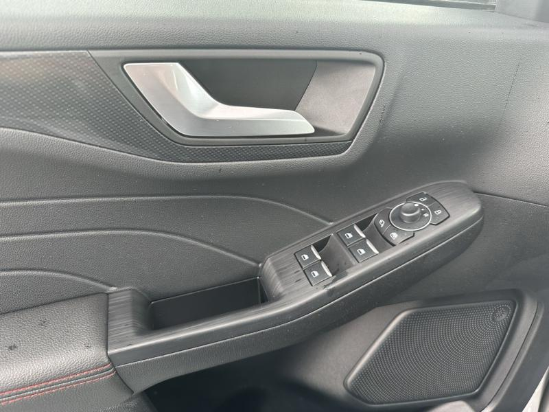 Photo 15 de l’annonce de FORD Kuga d’occasion à vendre à ORANGE