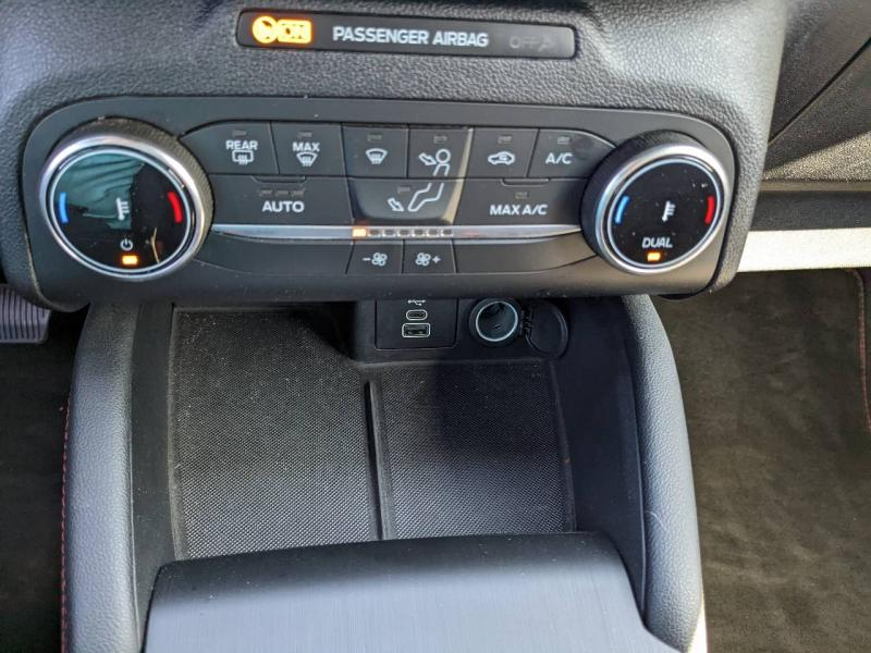 group.seo.links.detann.title Photo 12 de l’annonce de FORD Kuga d’occasion à vendre à MARSEILLE