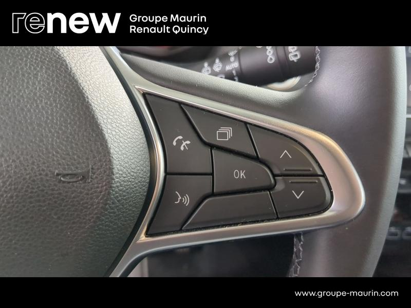 Photo 15 de l’annonce de RENAULT Clio d’occasion à vendre à QUINCY-SOUS-SÉNART