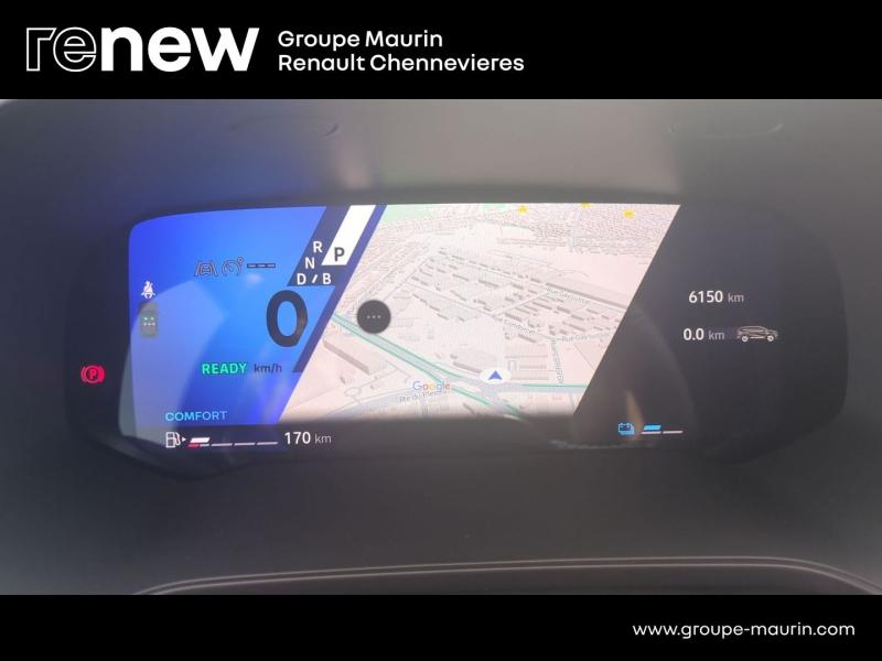 Photo 9 de l’annonce de RENAULT  d’occasion à vendre à CHENNEVIÈRES-SUR-MARNE