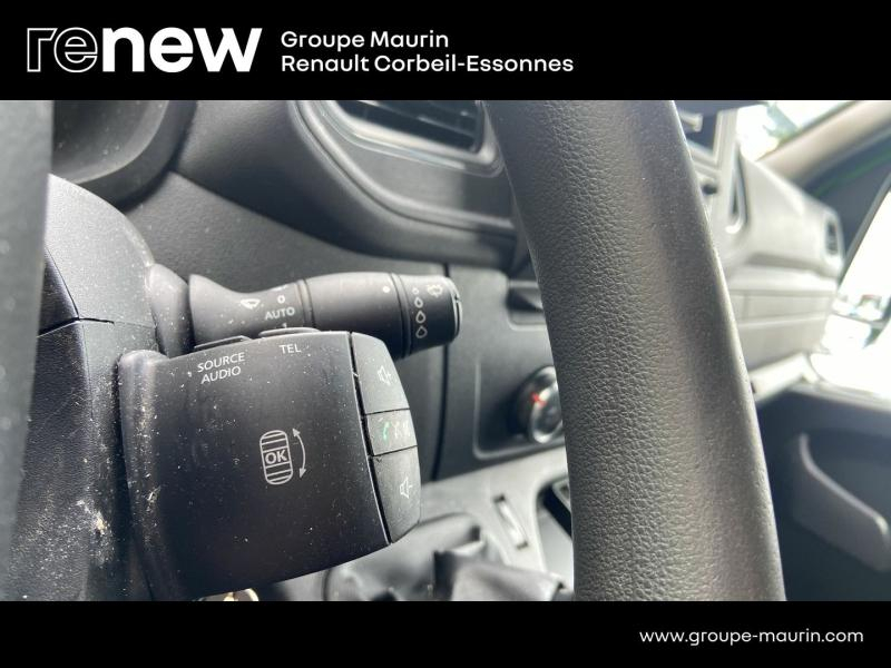 Photo 16 de l’annonce de RENAULT Master CCb VUL d’occasion à vendre à CORBEIL-ESSONNES