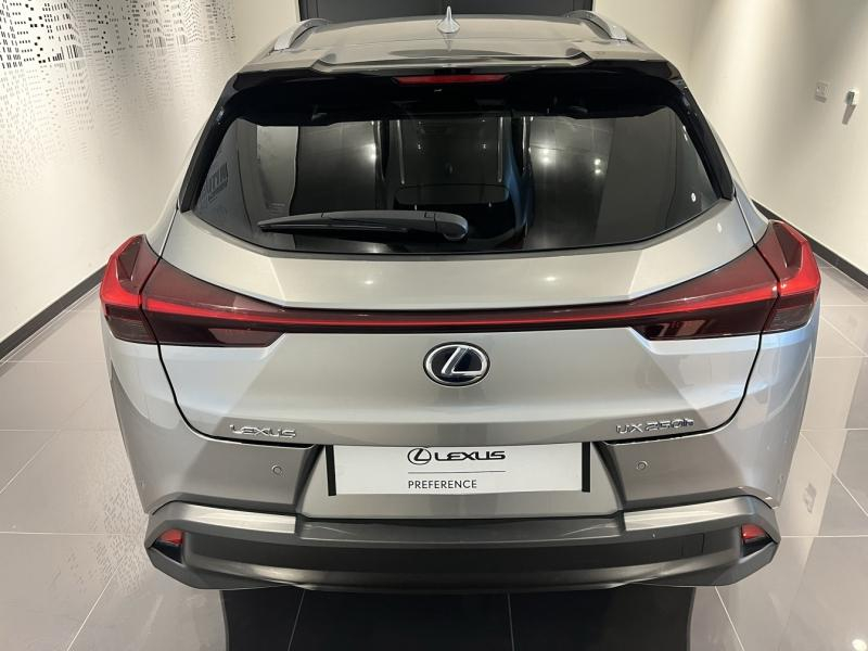 group.seo.links.detann.title Photo 5 de l’annonce de LEXUS UX d’occasion à vendre à LATTES