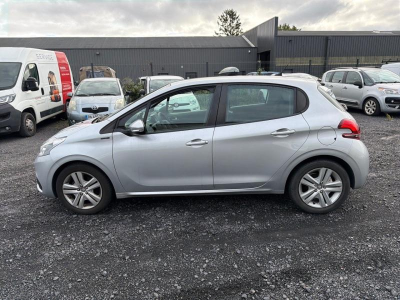 Photo 3 de l’annonce de PEUGEOT 208 d’occasion à vendre à AUBIÈRE