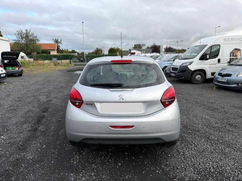 Photo 4 de l’annonce de PEUGEOT 208 d’occasion à vendre à AUBIÈRE
