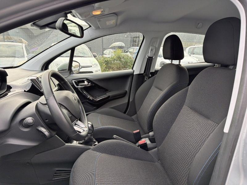Photo 11 de l’annonce de PEUGEOT 208 d’occasion à vendre à AUBIÈRE