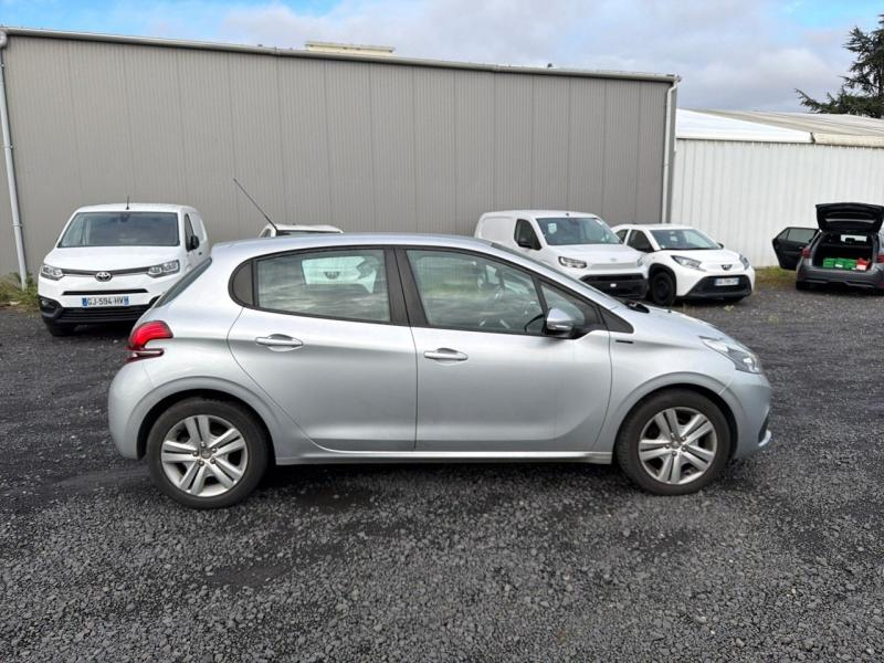 Photo 17 de l’annonce de PEUGEOT 208 d’occasion à vendre à AUBIÈRE