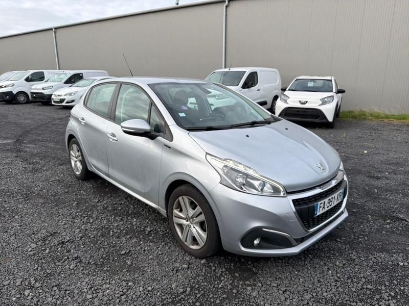 Photo 19 de l’annonce de PEUGEOT 208 d’occasion à vendre à AUBIÈRE