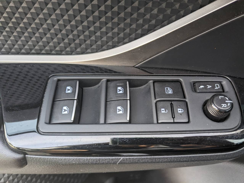 group.seo.links.detann.title Photo 14 de l’annonce de TOYOTA C-HR d’occasion à vendre à MARSEILLE