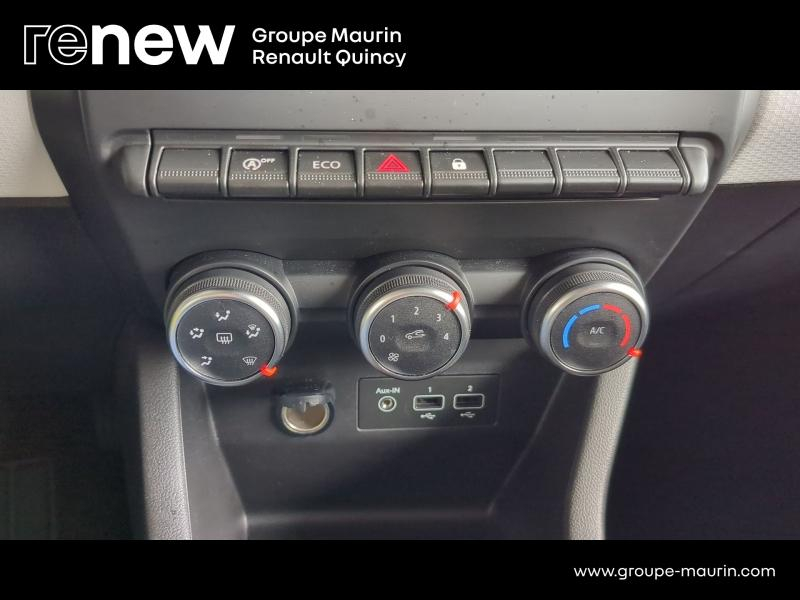 Photo 16 de l’annonce de RENAULT Clio d’occasion à vendre à QUINCY-SOUS-SÉNART
