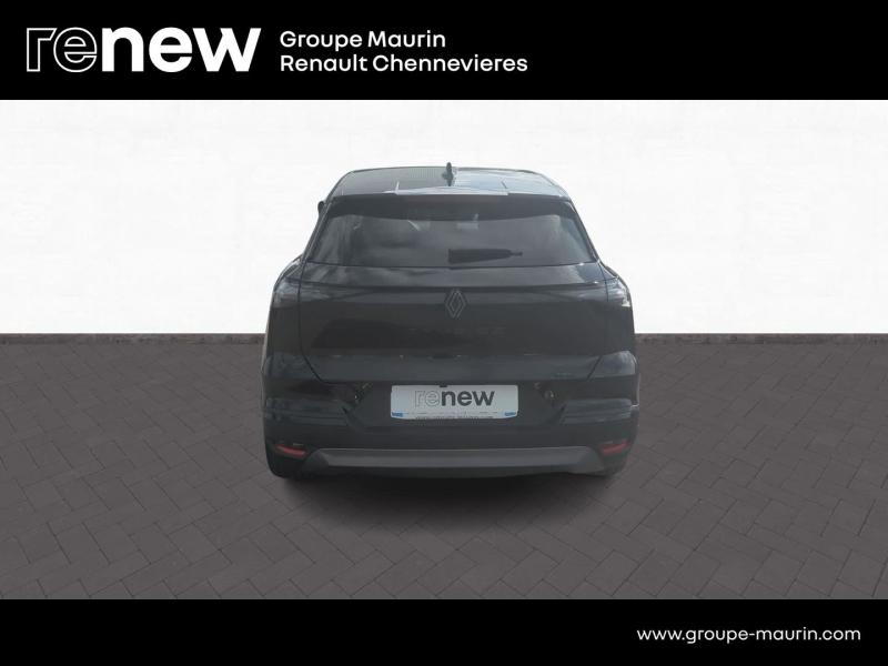 Photo 5 de l’annonce de RENAULT  d’occasion à vendre à CHENNEVIÈRES-SUR-MARNE