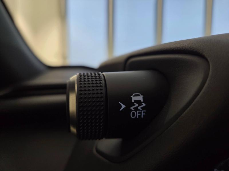 Photo 7 de l’annonce de LEXUS UX d’occasion à vendre à AUBIÈRE
