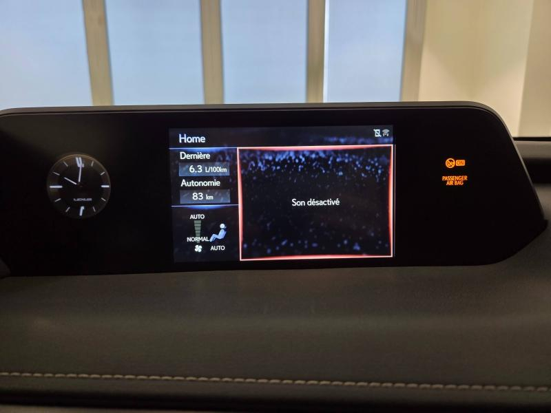 Photo 8 de l’annonce de LEXUS UX d’occasion à vendre à AUBIÈRE