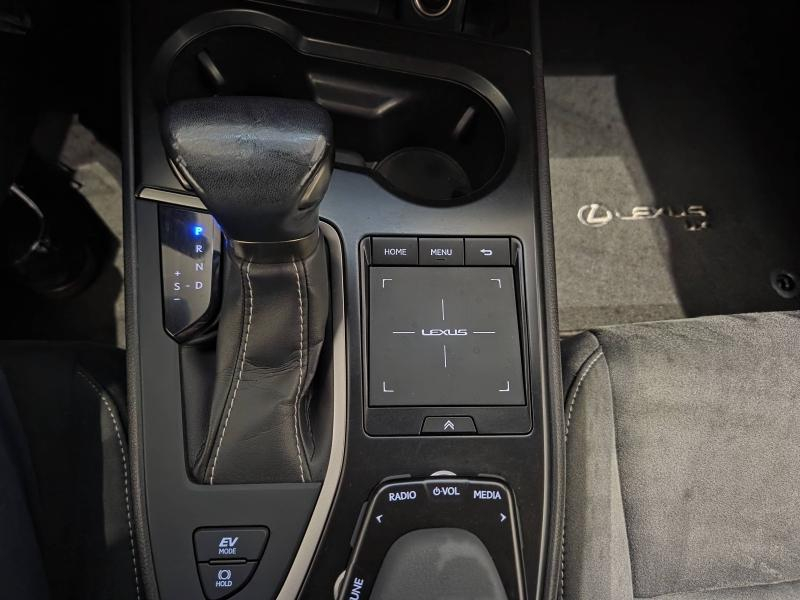 Photo 11 de l’annonce de LEXUS UX d’occasion à vendre à AUBIÈRE