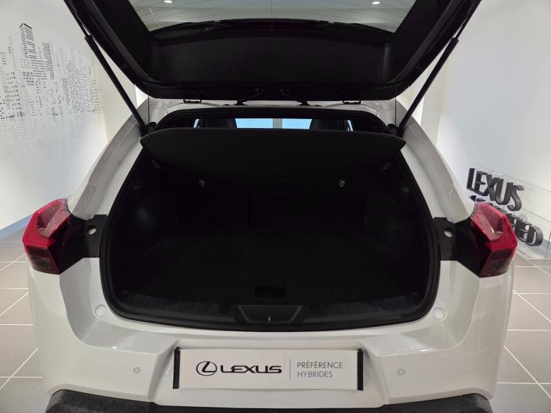 Photo 14 de l’annonce de LEXUS UX d’occasion à vendre à AUBIÈRE