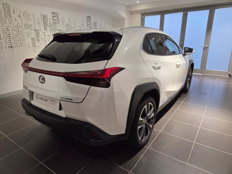 Photo 18 de l’annonce de LEXUS UX d’occasion à vendre à AUBIÈRE