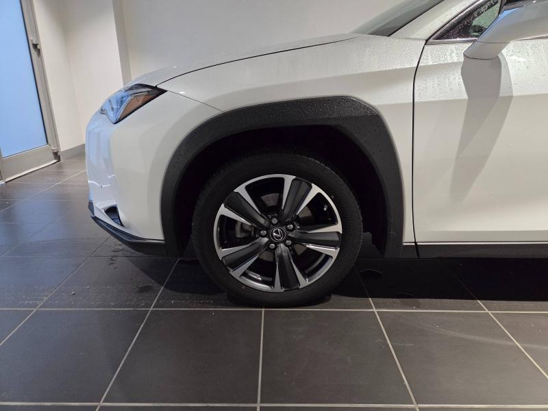 Photo 19 de l’annonce de LEXUS UX d’occasion à vendre à AUBIÈRE