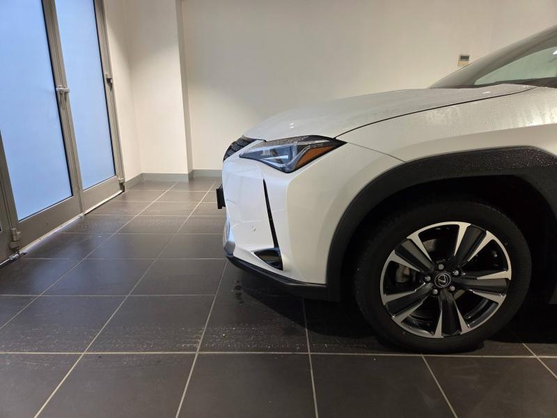 Photo 20 de l’annonce de LEXUS UX d’occasion à vendre à AUBIÈRE