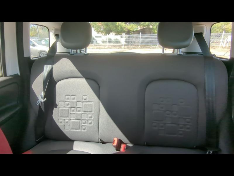 Photo 18 de l’annonce de FIAT Panda d’occasion à vendre à BOLLÈNE