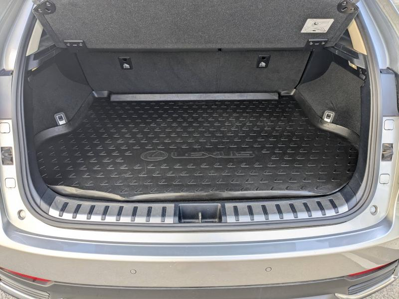 Photo 9 de l’annonce de LEXUS NX d’occasion à vendre à DRAGUIGNAN