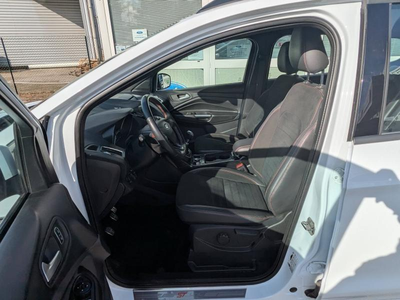 Photo 13 de l’annonce de FORD Kuga d’occasion à vendre à DRAGUIGNAN
