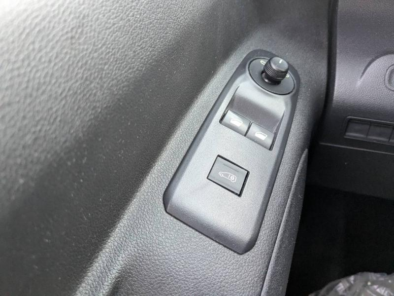 Photo 10 de l’annonce de PEUGEOT Partner d’occasion à vendre à MARSEILLE