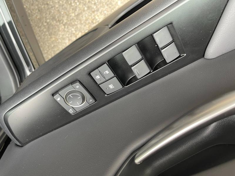 Photo 10 de l’annonce de LEXUS UX d’occasion à vendre à MONTFAVET