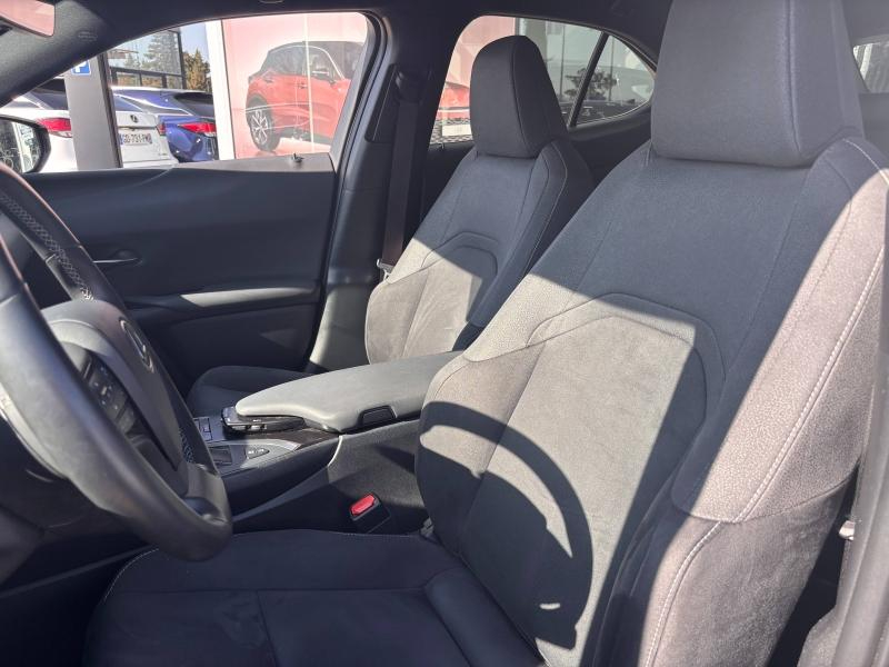Photo 13 de l’annonce de LEXUS UX d’occasion à vendre à MONTFAVET