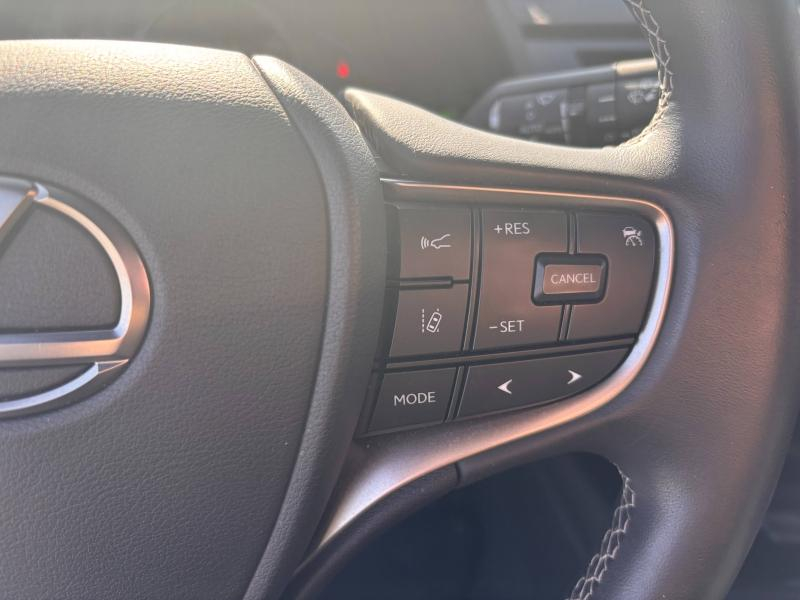 Photo 17 de l’annonce de LEXUS UX d’occasion à vendre à MONTFAVET