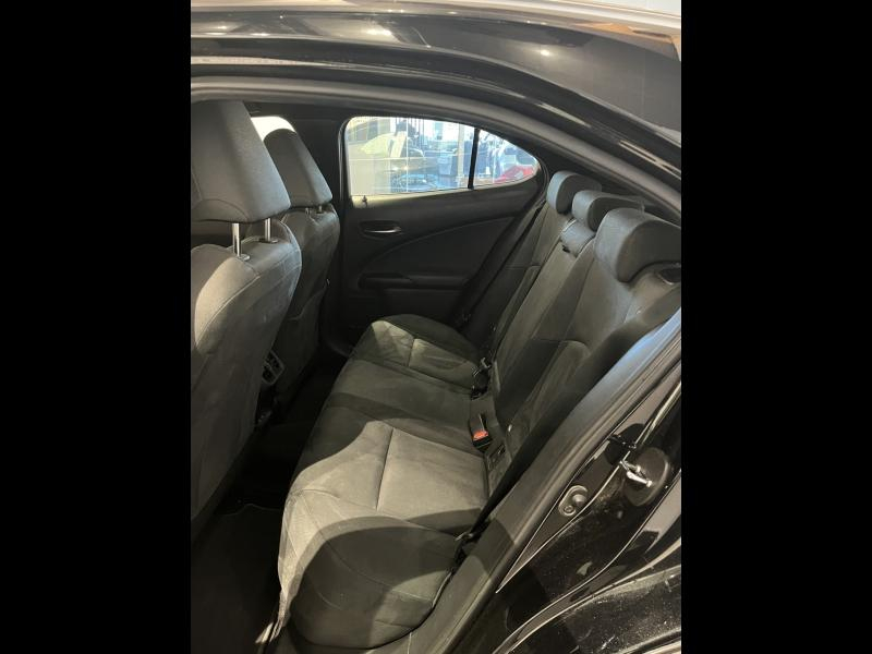 Photo 8 de l’annonce de LEXUS UX d’occasion à vendre à LATTES