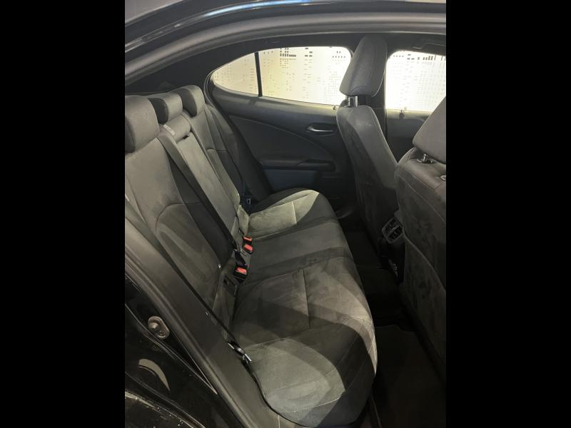 Photo 9 de l’annonce de LEXUS UX d’occasion à vendre à LATTES