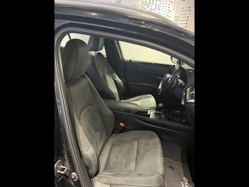 Photo 10 de l’annonce de LEXUS UX d’occasion à vendre à LATTES